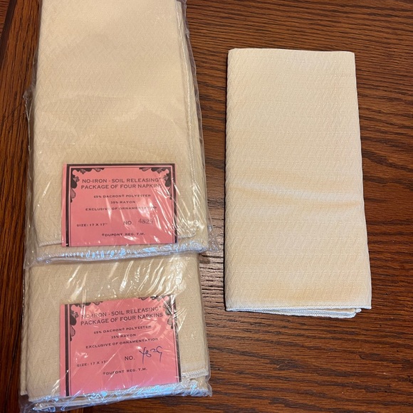 NWT Cream Colored Cloth Napkins set of 8 - Picture 9 of 10